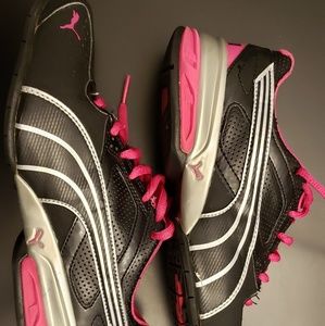 Size 6 Women's Puma Shoes
